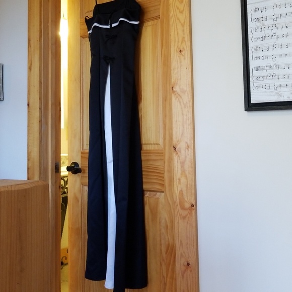 NWT Beautiful black gown - Picture 3 of 6